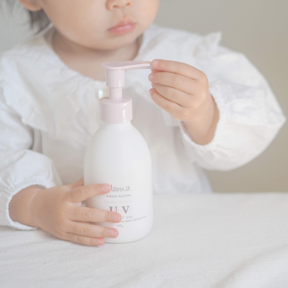 ママ アクア シャボン UVスプレー フラワーアロマの香り（23s） 120g